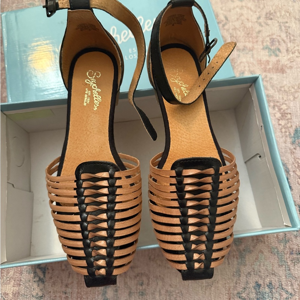 SEYCHELLES Bits N Pieces Woven Sandal - Picture 4 of 5